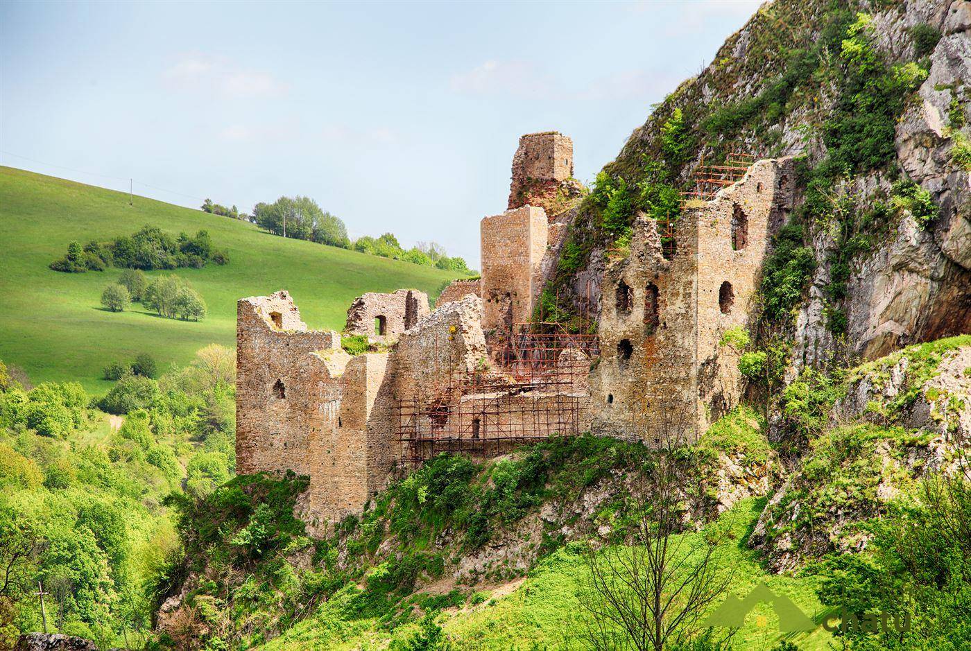 hrad lednica.jpg