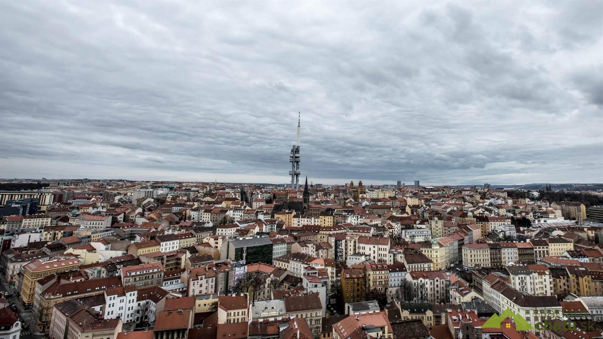 Žižkovská věž.jpg