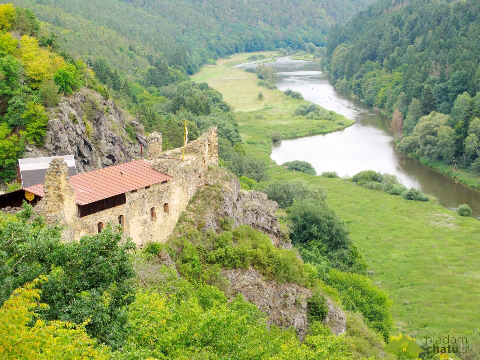 Zrúcanina hradu Krašov.jpg