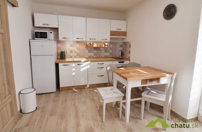 4fa80ffb-d938-40c4-aeb9-bd8beef3194f.jpg