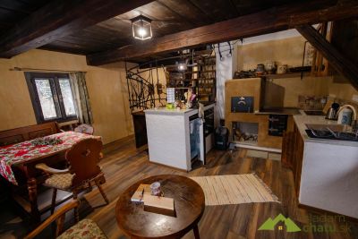 Chalupka pri konikoch kuchyna.jpg