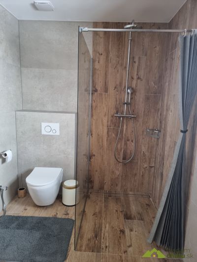 2 poschodie-záchod,sprchový kút.jpg