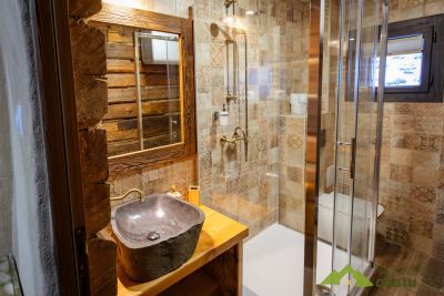 Chalupka pri konikoch kupelna.jpg