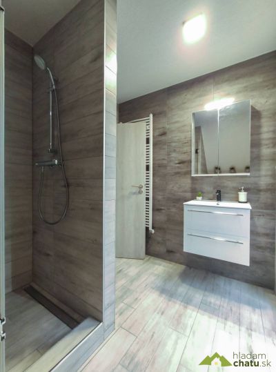 a7af0837-1f73-48ac-8099-ef73fc4e91e5.jpg